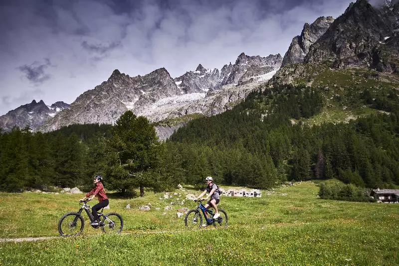 Le Massif Hotel & Lodge Courmayeur The Leading Hotels Of The World
