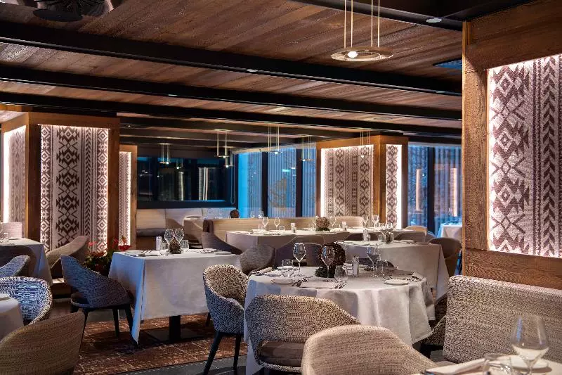 Le Massif Hotel & Lodge Courmayeur The Leading Hotels Of The World
