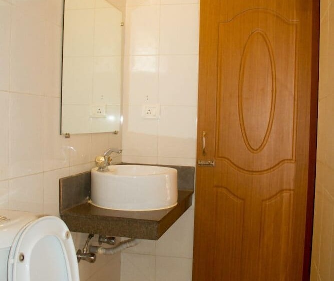 فندق Nirvah Candolim Beach Holiday Stay