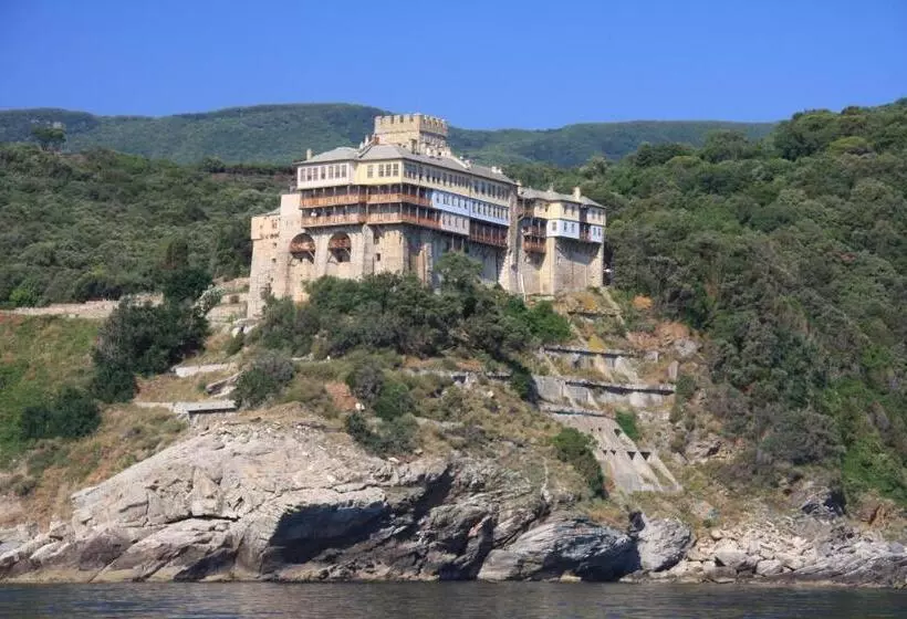 Majatalo Athos Guest House Pansion