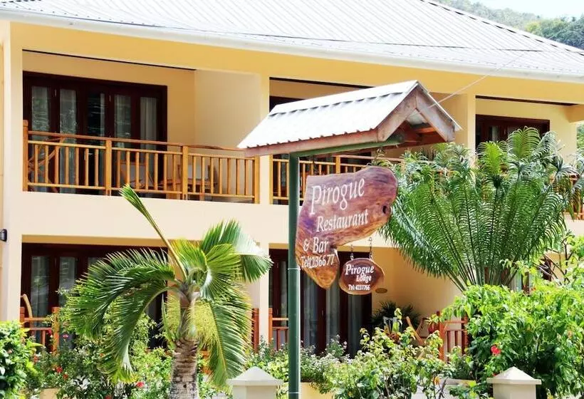 Pirogue Lodge