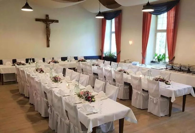 Retkeilymaja Kloster Langwaden