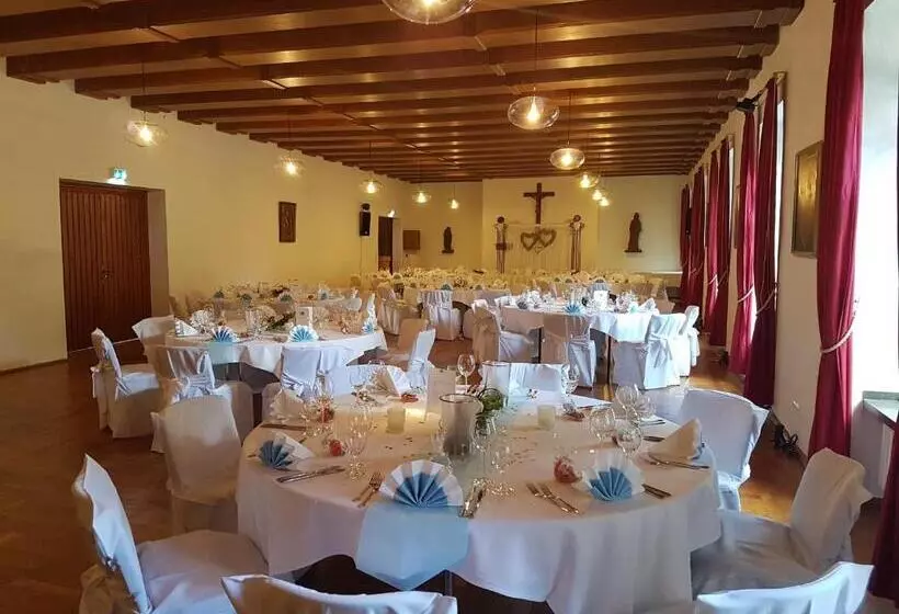 Retkeilymaja Kloster Langwaden