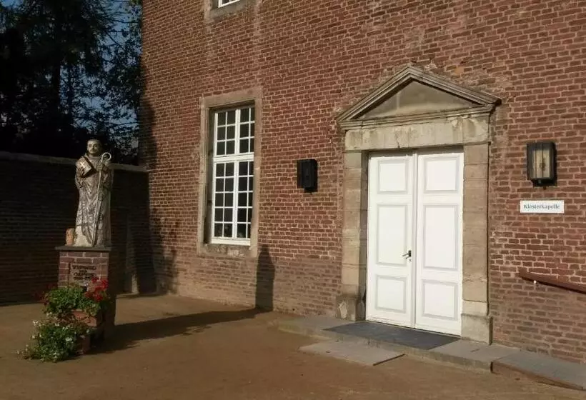 Retkeilymaja Kloster Langwaden