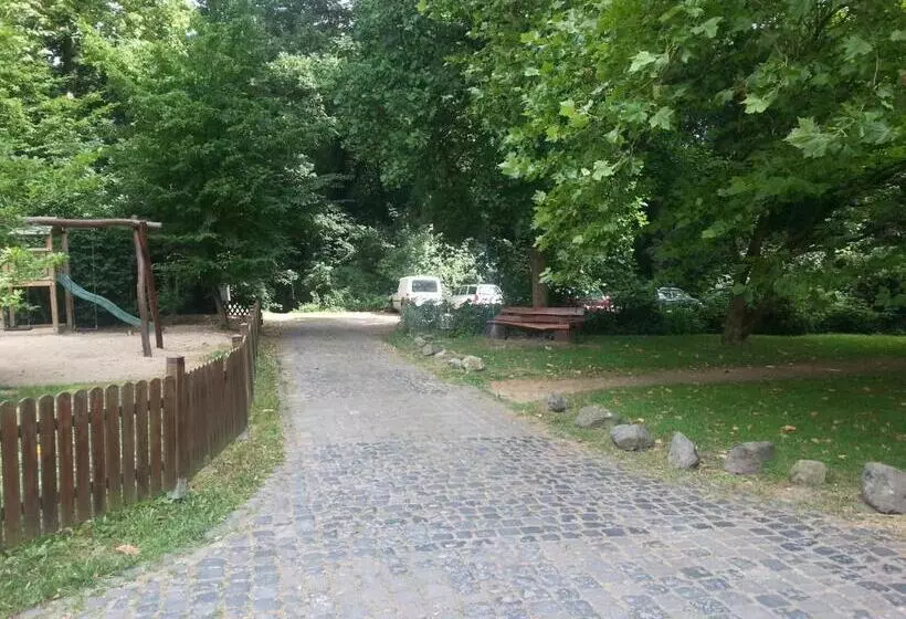 Retkeilymaja Kloster Langwaden