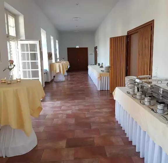 Retkeilymaja Kloster Langwaden