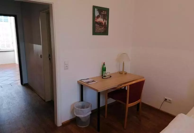 Retkeilymaja Kloster Langwaden