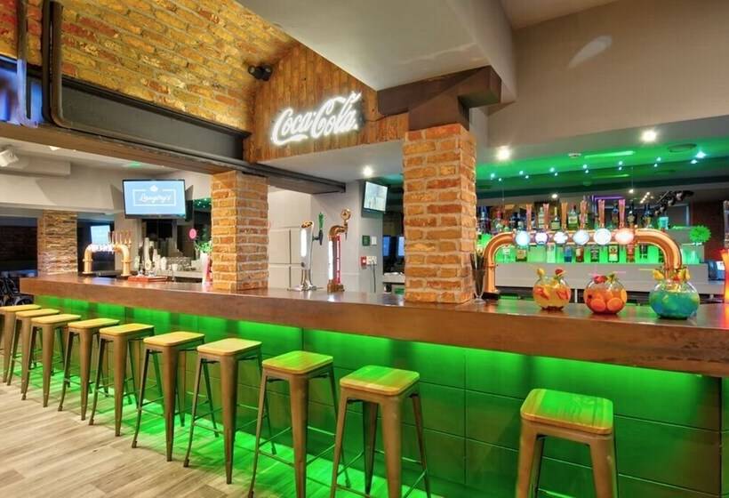 Общежитие The Royal Hotel Crewe, A Brilliant Collection