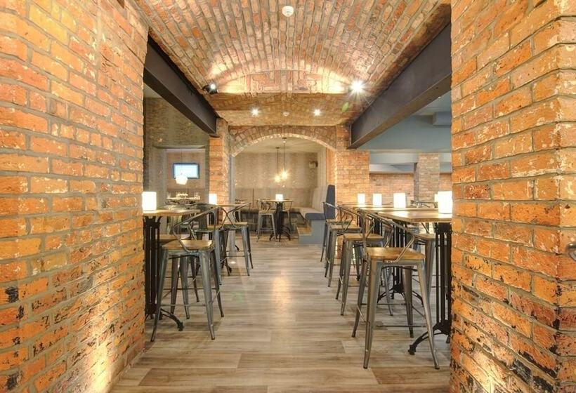 Общежитие The Royal Hotel Crewe, A Brilliant Collection