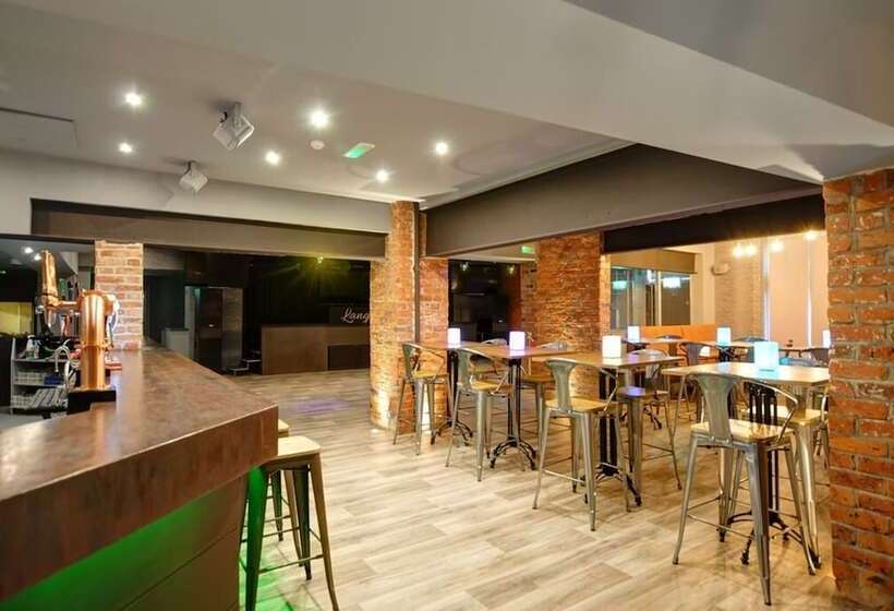 Общежитие The Royal Hotel Crewe, A Brilliant Collection