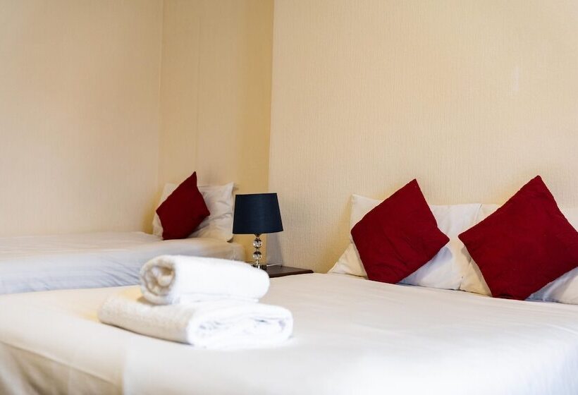 Общежитие The Royal Hotel Crewe, A Brilliant Collection