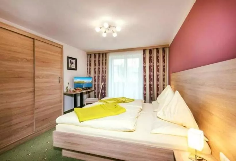 Aamiaismajoitus (B&B) Pension Gstrein