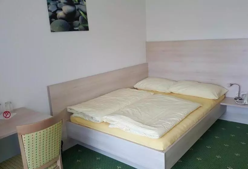 Aamiaismajoitus (B&B) Pension Gstrein