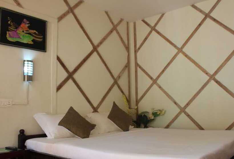 בית מלון כפרי Green Ark Resorts