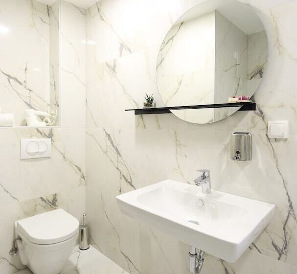 هتل Koncept Residence