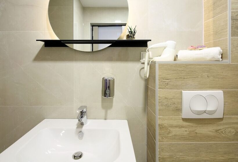 هتل Koncept Residence