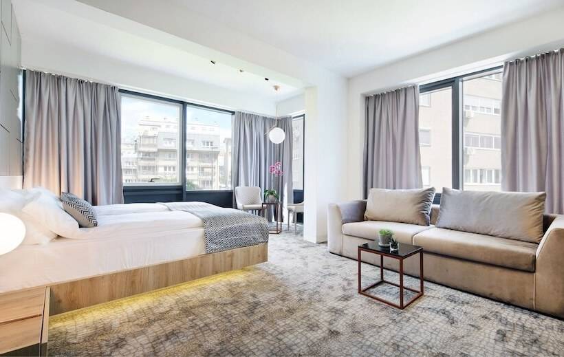 هتل Koncept Residence