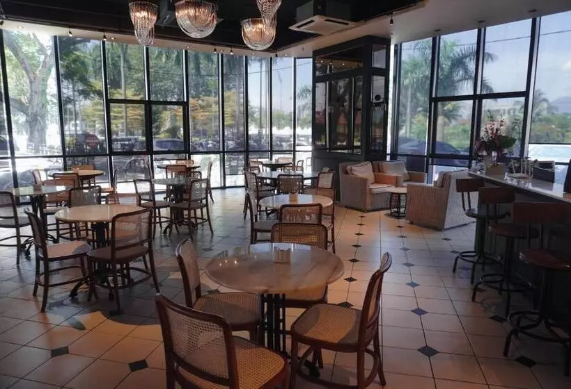 M Roof Hotel & Residences