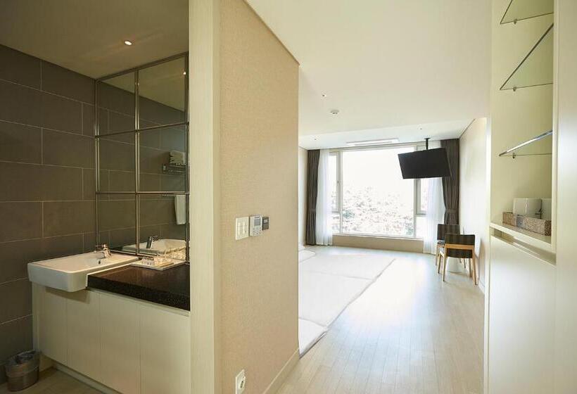 ホテル Pyeongchang The White