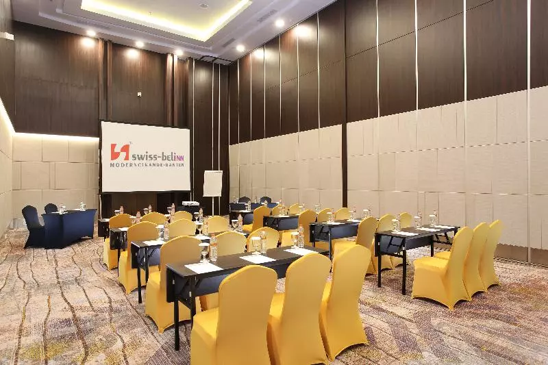 Hotel Swissbelinn Modern Cikande