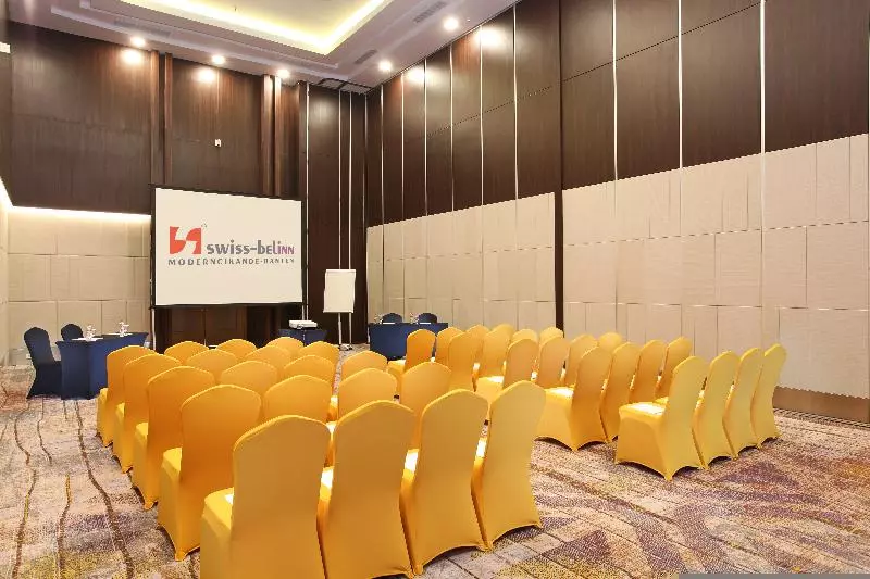 Hotel Swissbelinn Modern Cikande