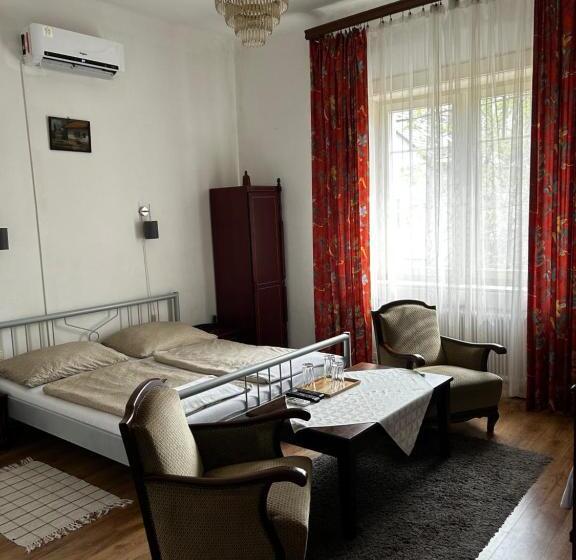 Pensjonat Kis Gellért Guesthouse