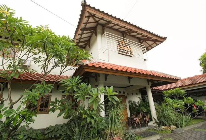 Majatalo Reddoorz Near Juanda Airport T1