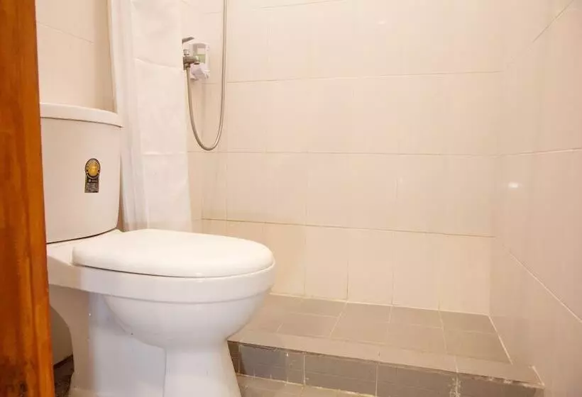 Majatalo Reddoorz Near Juanda Airport T1