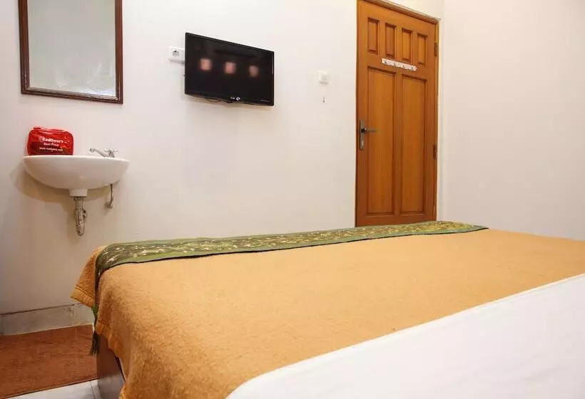 Majatalo Reddoorz Near Juanda Airport T1