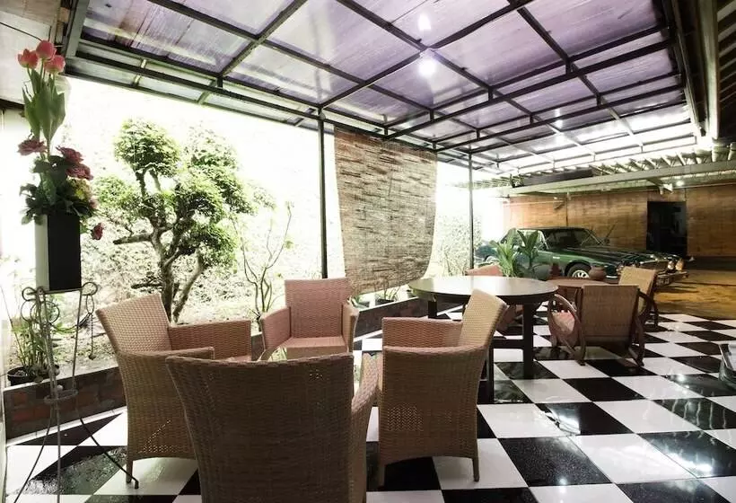 Majatalo Reddoorz Near Juanda Airport T1