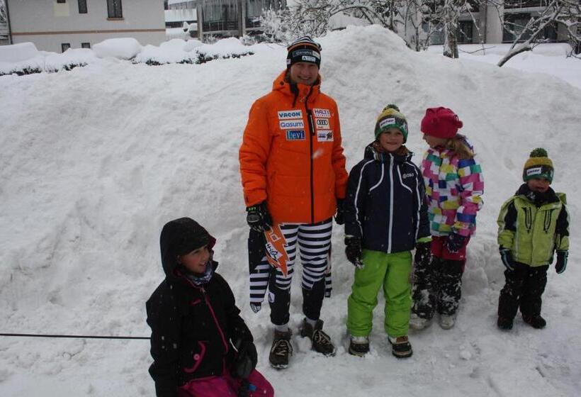 膳宿费 Vila Romana