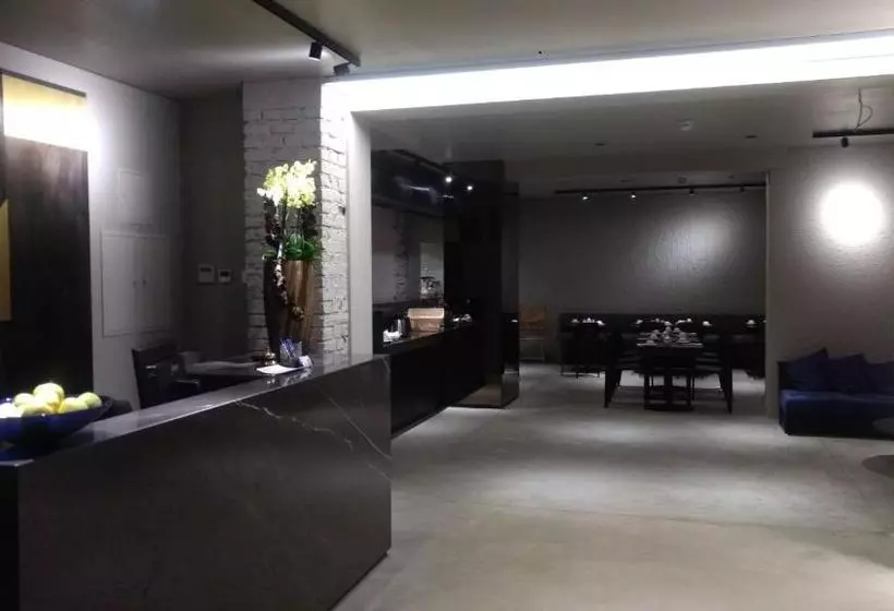 The Suite Hotel Garden