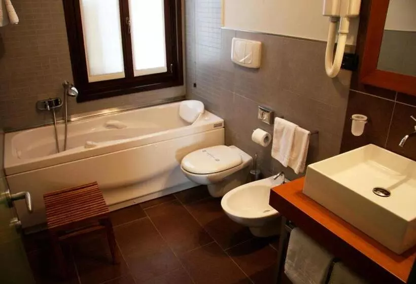 Hotelli Agriturismo Fossa Mala