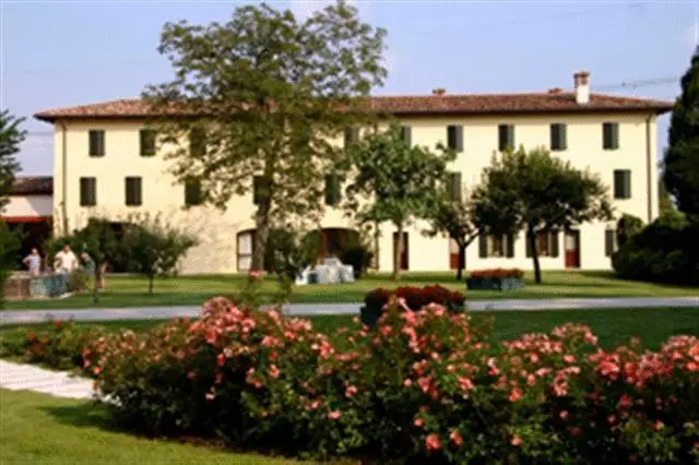 Hotelli Agriturismo Fossa Mala