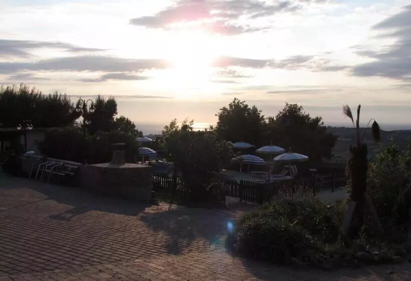 ホテル Agriturismo Le Rondini Di San Bartolo