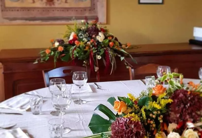 هتل La Cascina Del Castello