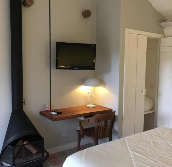 פנסיון Auberge Suisse Pousada