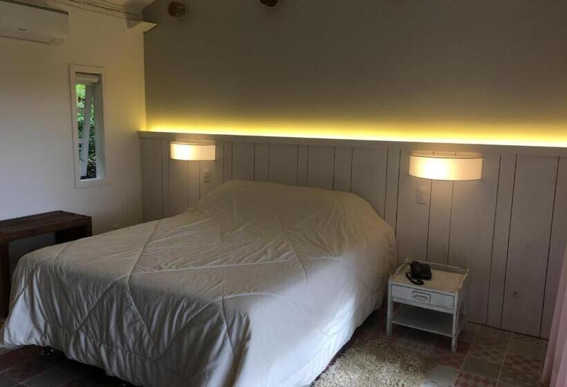 פנסיון Auberge Suisse Pousada