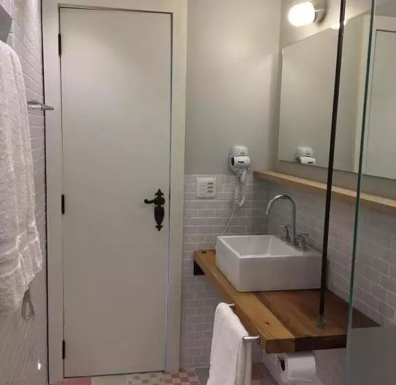 ペンション Auberge Suisse Pousada