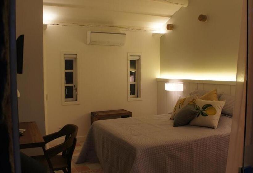 פנסיון Auberge Suisse Pousada