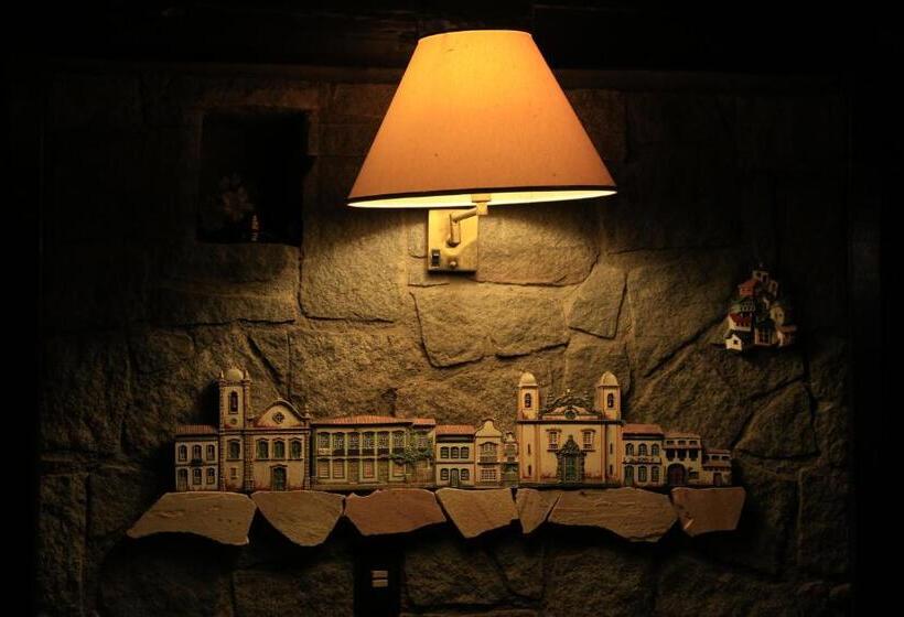 פנסיון Auberge Suisse Pousada