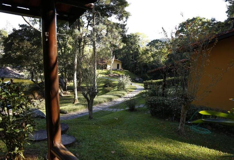 פנסיון Auberge Suisse Pousada