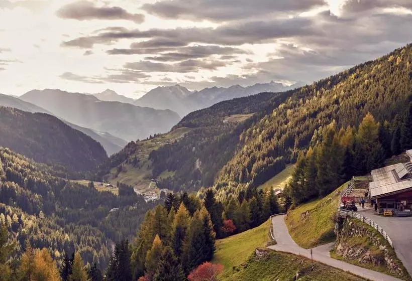 ペンション Berghotel & Gasthof Marlstein