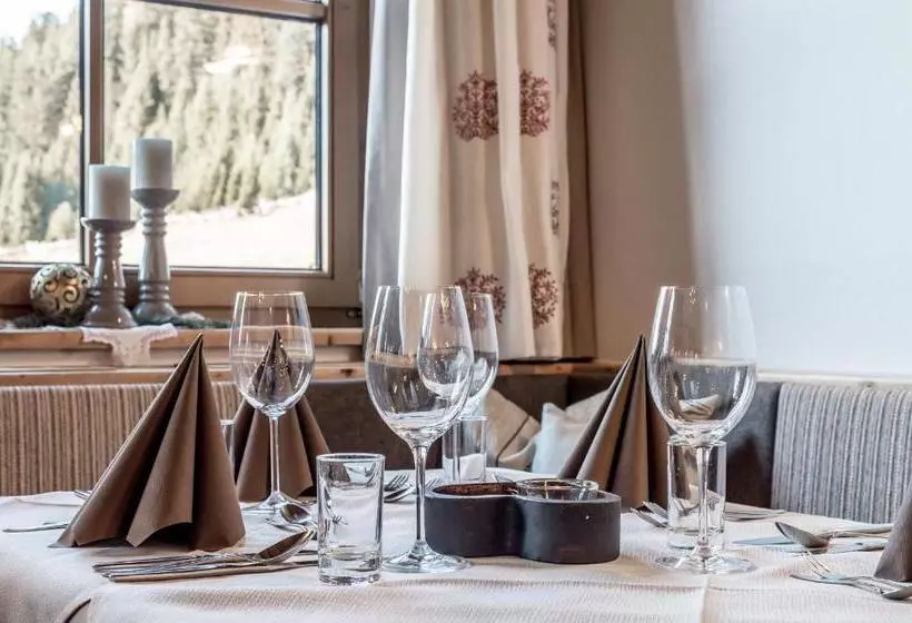 ペンション Berghotel & Gasthof Marlstein