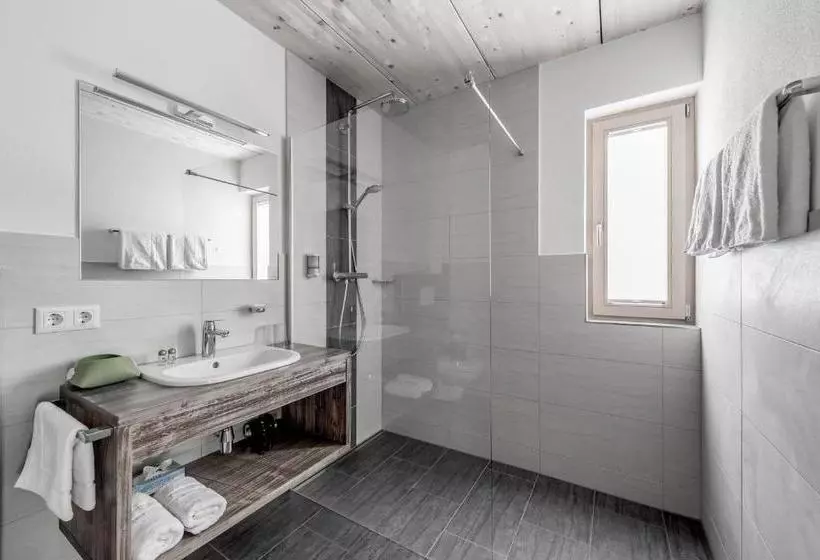 ペンション Berghotel & Gasthof Marlstein