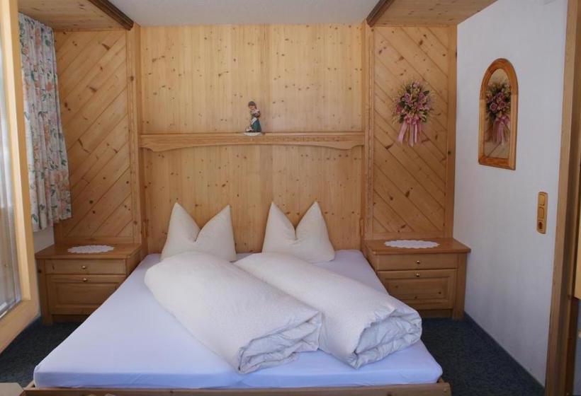 بنسيون Haus Bergfrieden