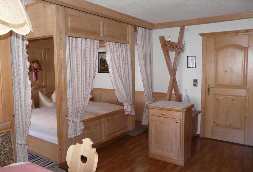 بنسيون Haus Bergfrieden