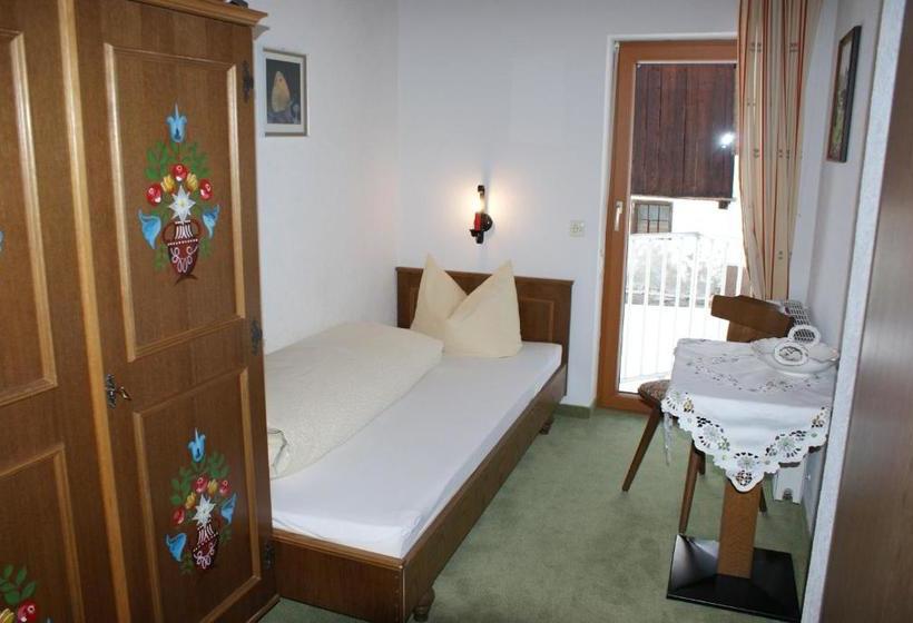 بنسيون Haus Bergfrieden