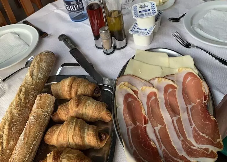 Pension Hostal Tarres