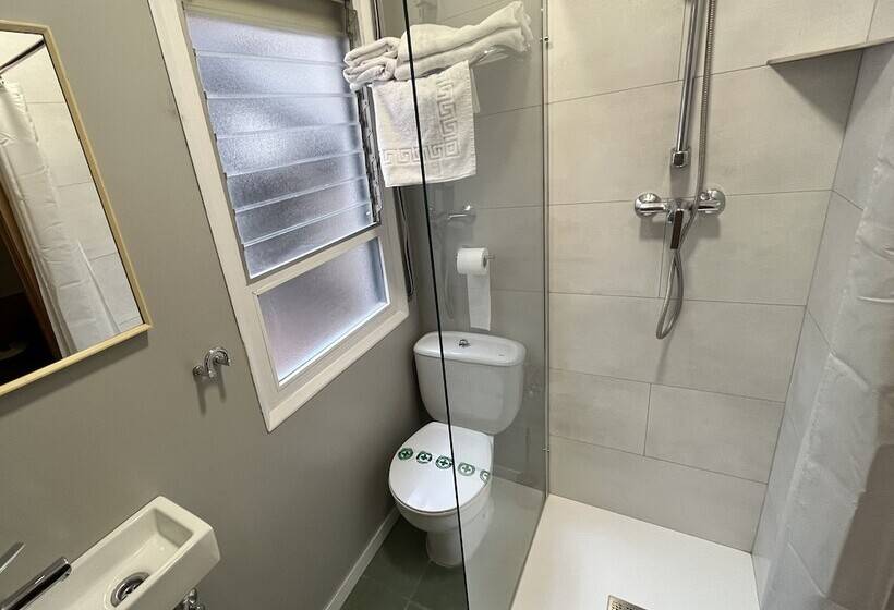 膳宿费 Hostal Tarres